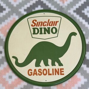Vintage or Retro Sinclair Dino Gasoline Metal tin Sign 11.5”